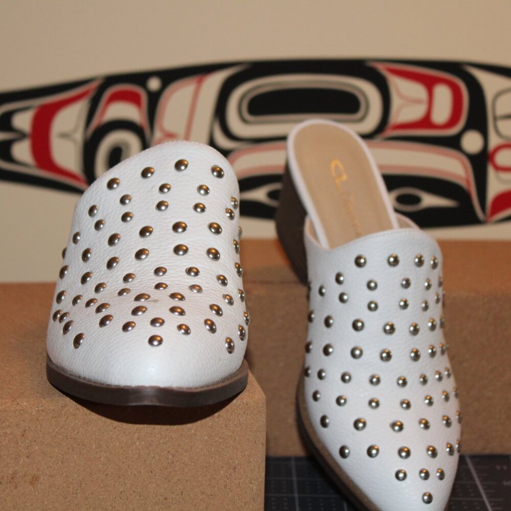 Chinese Laundry CL Slip On Mule W7 Slides/Silver studs White